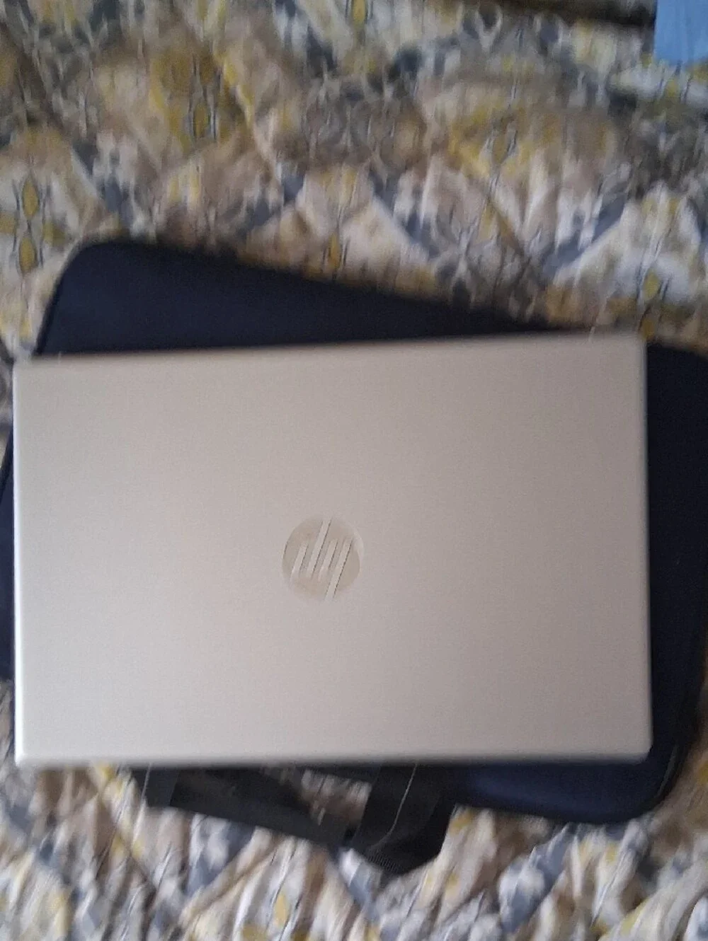NEW HP 26 Laptop with Carrying Case